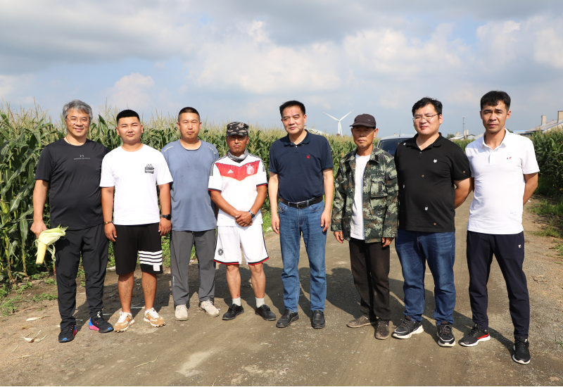 光明食品集團上海大瀛食品有限公司董事長陳玉良到利如金農(nóng)業(yè)集團參觀考察