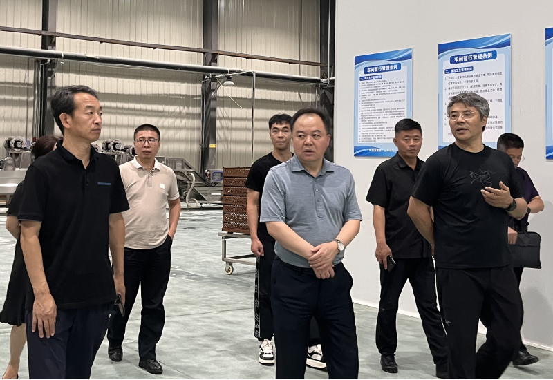 黑龍江省農(nóng)業(yè)投資集團黨委書記、董事長常玉春到利如金農(nóng)業(yè)集團遠海鮮食玉米加工廠考察調研